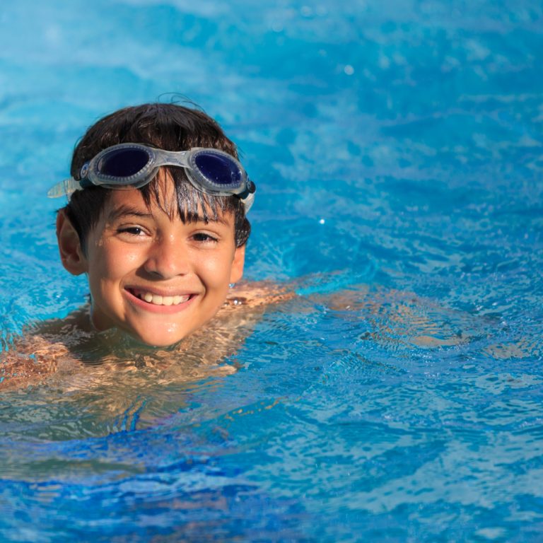 5 Must-haves for your first Swimming Class